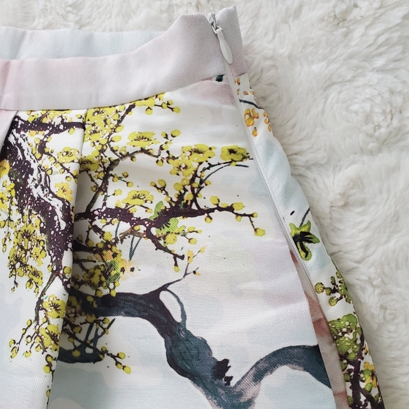 Piccione
Birds Print Pleated Skirt  Size 42 - Picture 7 of 10